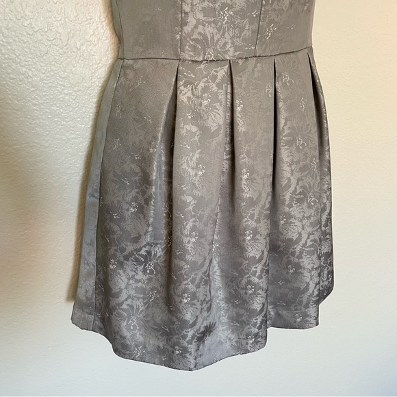 Eric + Lani Silver Metallic Jacquard Mini Dress Fit and Flare Cocktail Dress XS - Picture 3 of 16